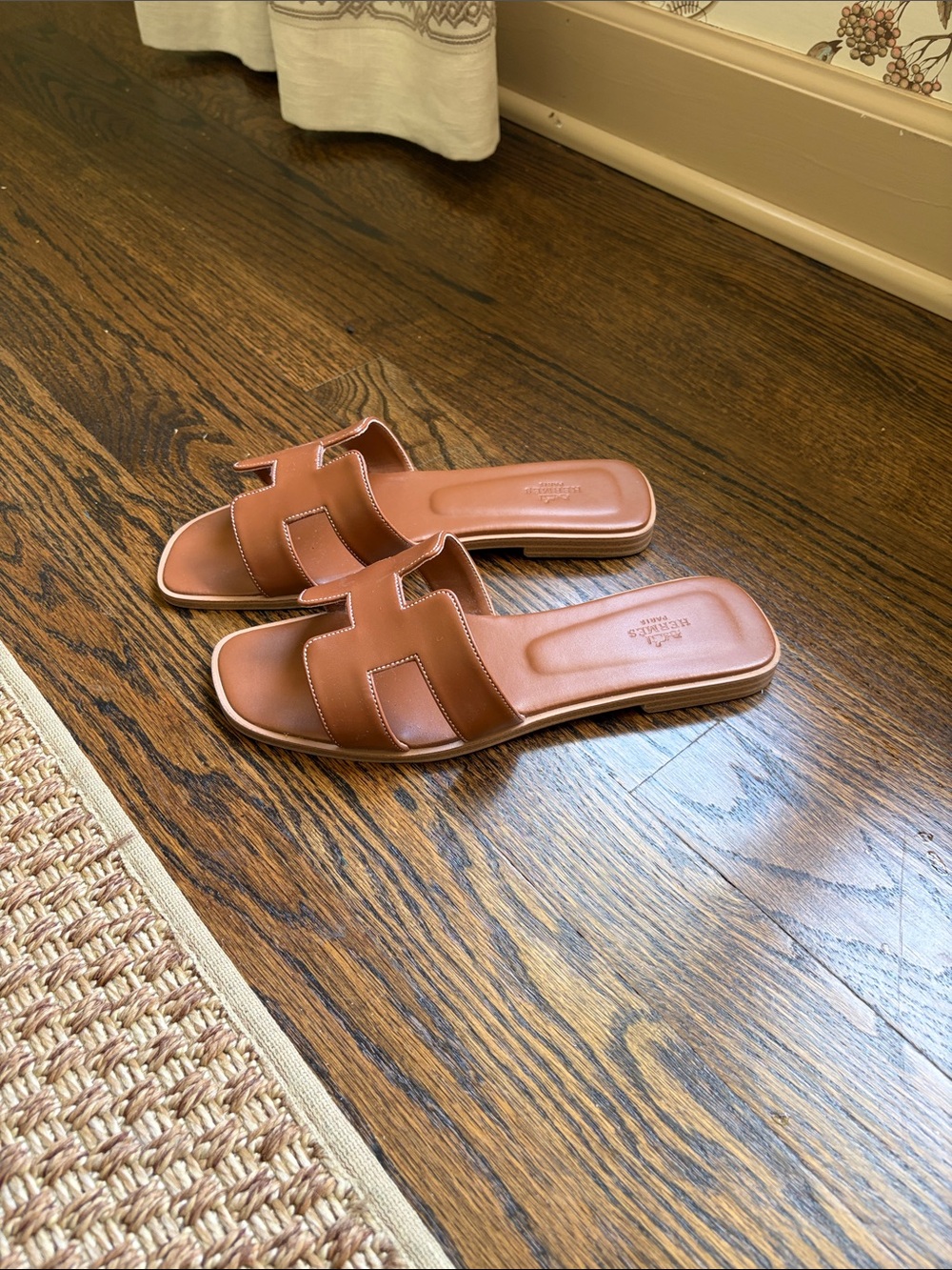 Women's Brown Slide Sandals - Classic Leather Look - Size 8